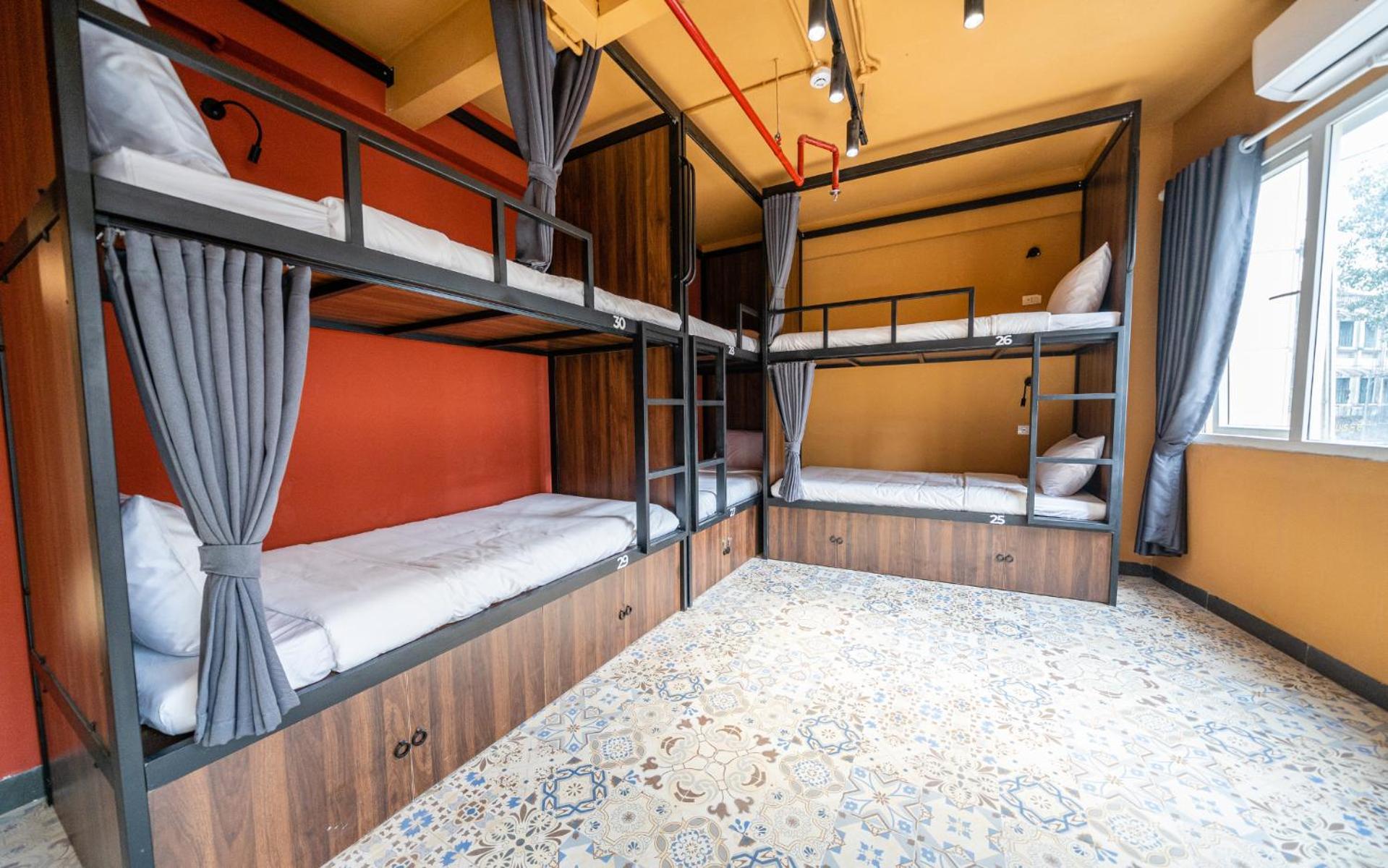 Mad Monkey Hanoi Hostel Exterior foto